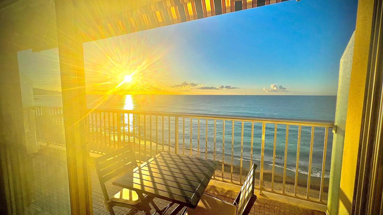 Seaviews By Jenni Menton, La Suite, Superbe Front De Mer, Top Emplacement Avec Terrasse Et Parking! Exteriér fotografie