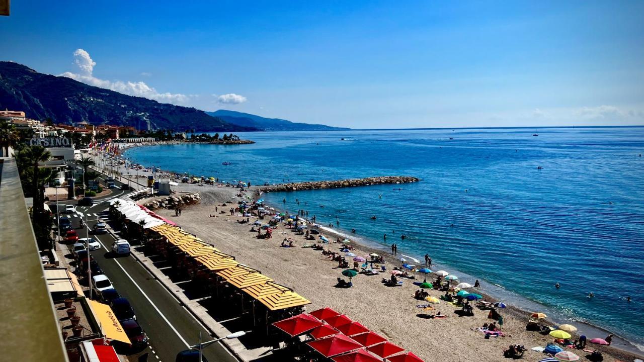 Seaviews By Jenni Menton, La Suite, Superbe Front De Mer, Top Emplacement Avec Terrasse Et Parking! Exteriér fotografie