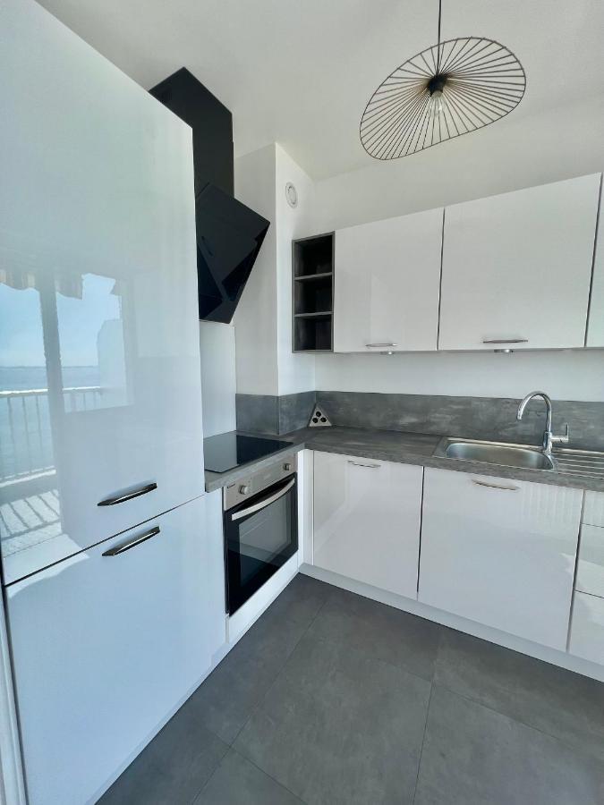 Seaviews By Jenni Menton, La Suite, Superbe Front De Mer, Top Emplacement Avec Terrasse Et Parking! Exteriér fotografie
